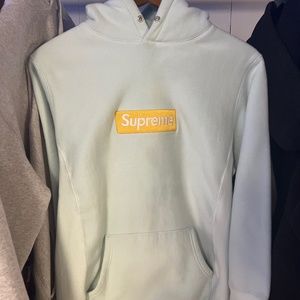 Supreme hoodie